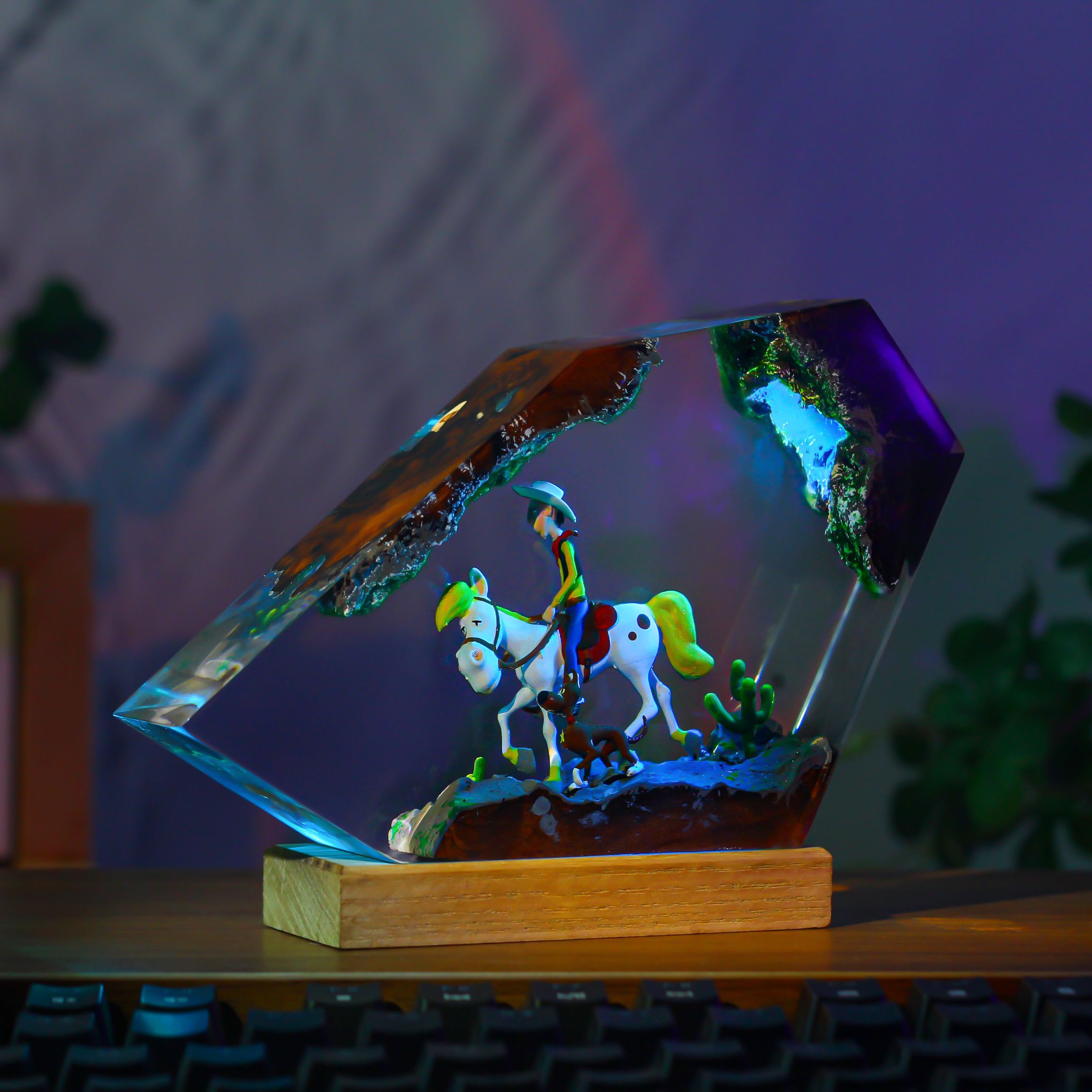 Đèn Resin Nghệ Thuật Cao Bồi Cưỡi Ngựa Phong Cách Miền Viễn Tây